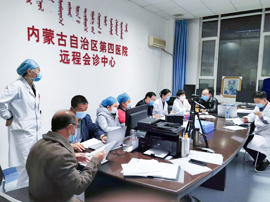 孫德俊教授在內(nèi)蒙古第四醫(yī)院.jpg